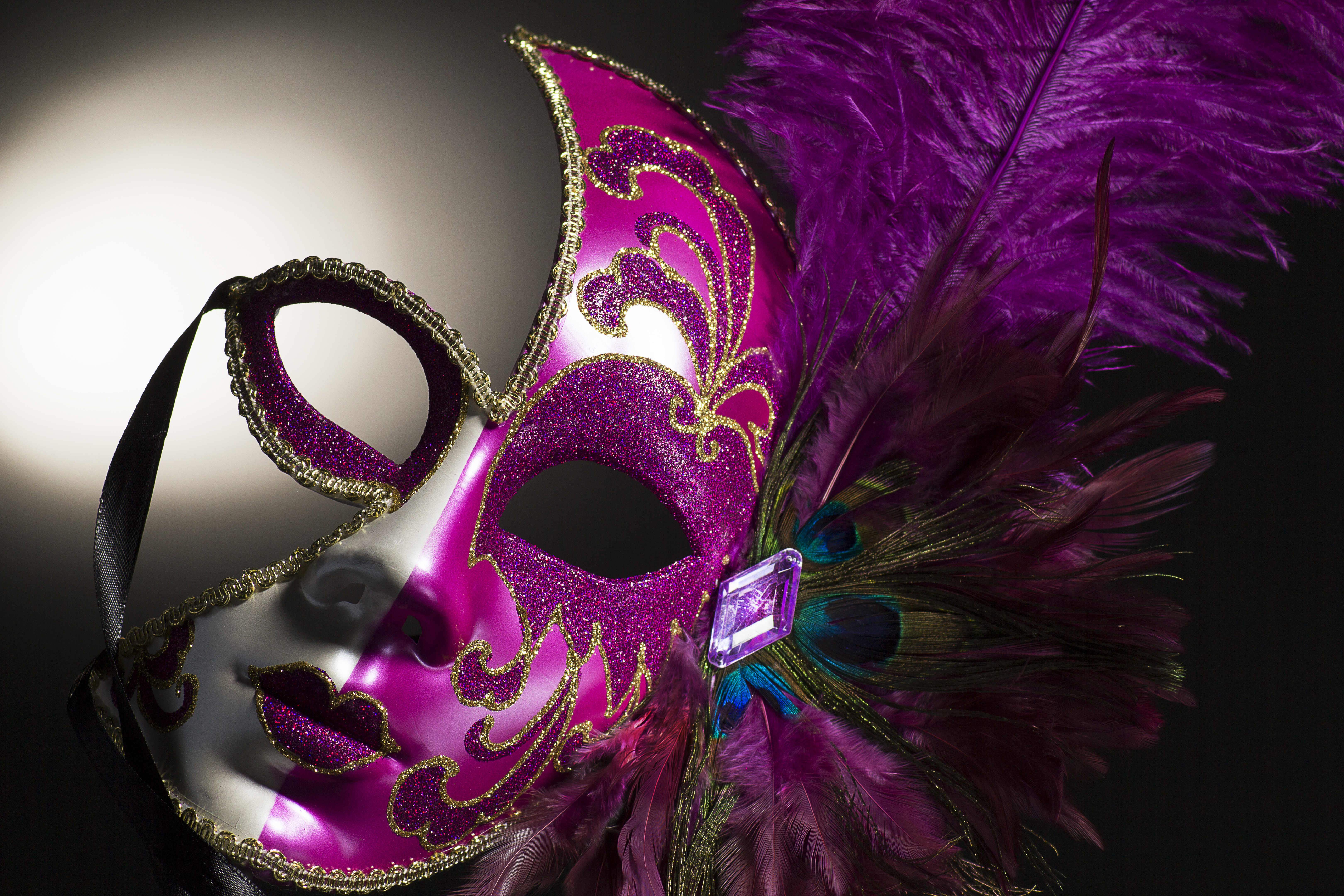 Самая красивая маска. Маска венецианская. Красивые театральные маски. Маска для маскарада. Розовая венецианская маска.